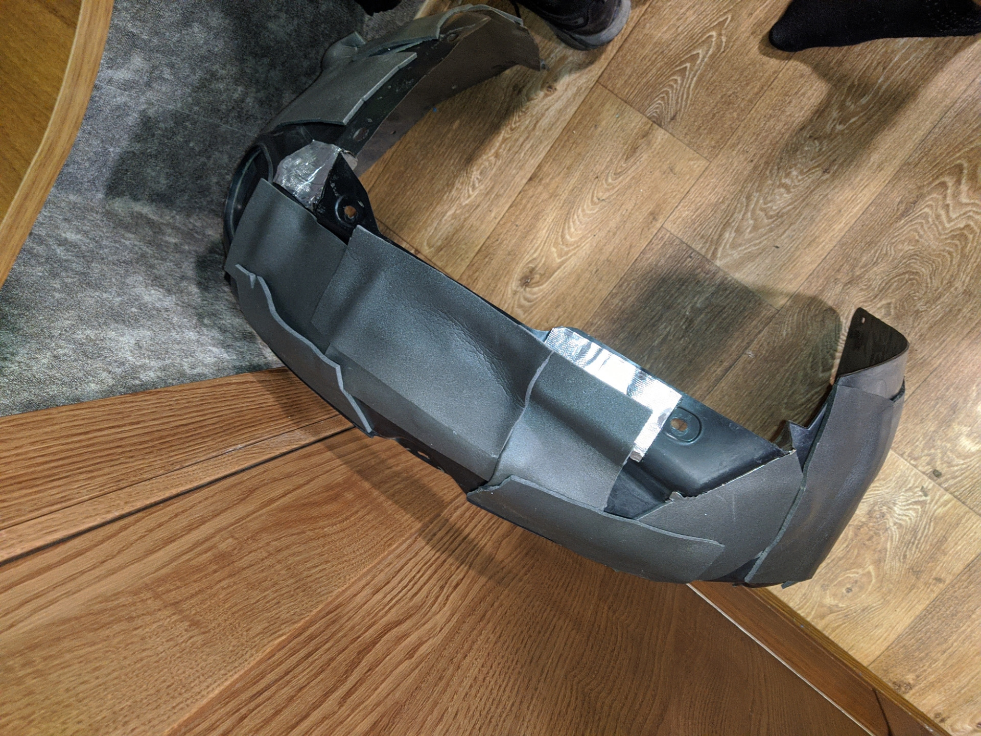 Шумоизоляция для подкрылков авто. Шум подкрылок. Masterwax am 117 антишум жидкие подкрылки акриловая мастика. Зашумить подкрылки. Шумим подкрылки на гранту.