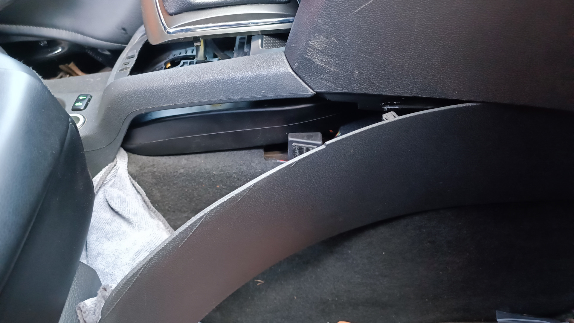 Замена кнопки центрального замка Шкода Йети — Skoda Yeti, 1,2 л, 2011 ...