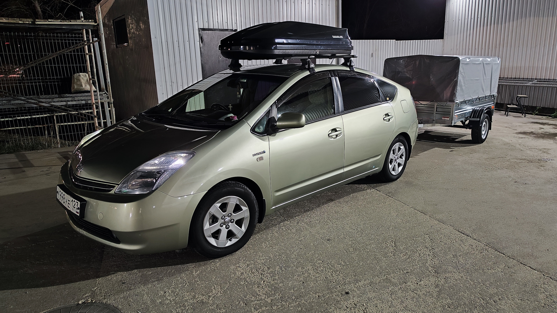 Toyota Prius (20) 1.5 гибридный 2006 | Яркая фисташка на DRIVE2