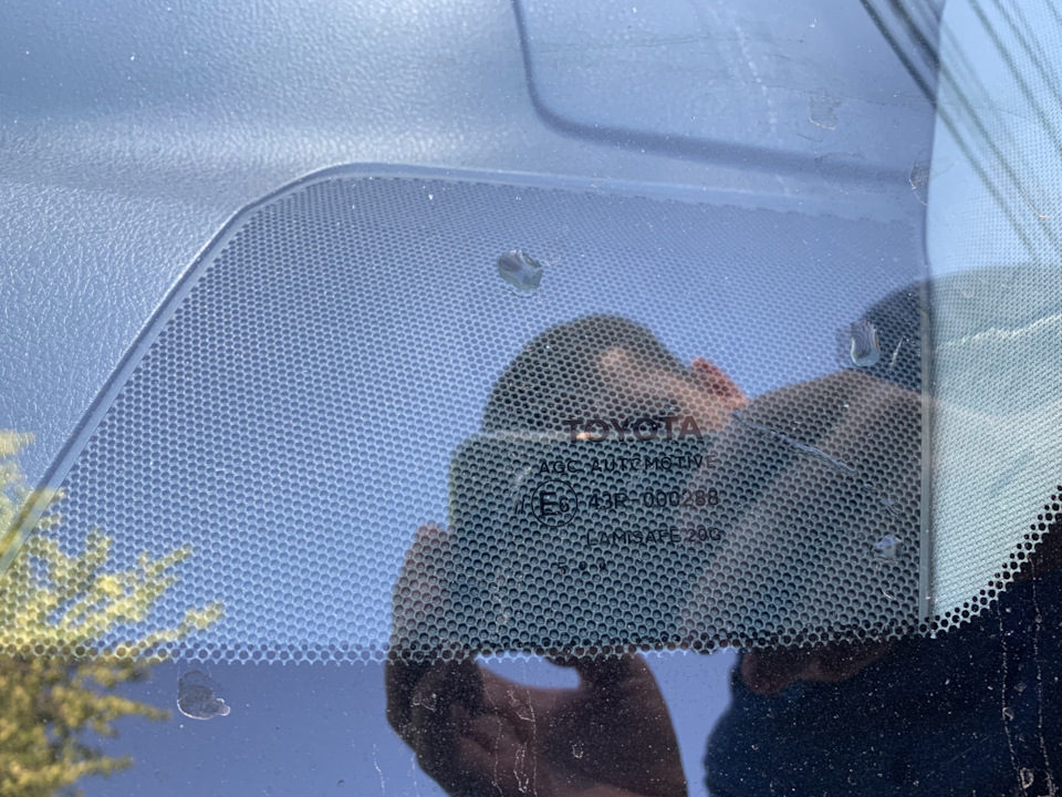 Замена лобового стекла — Toyota Camry (XV50), 2,5 л, 2015 года | визит ...