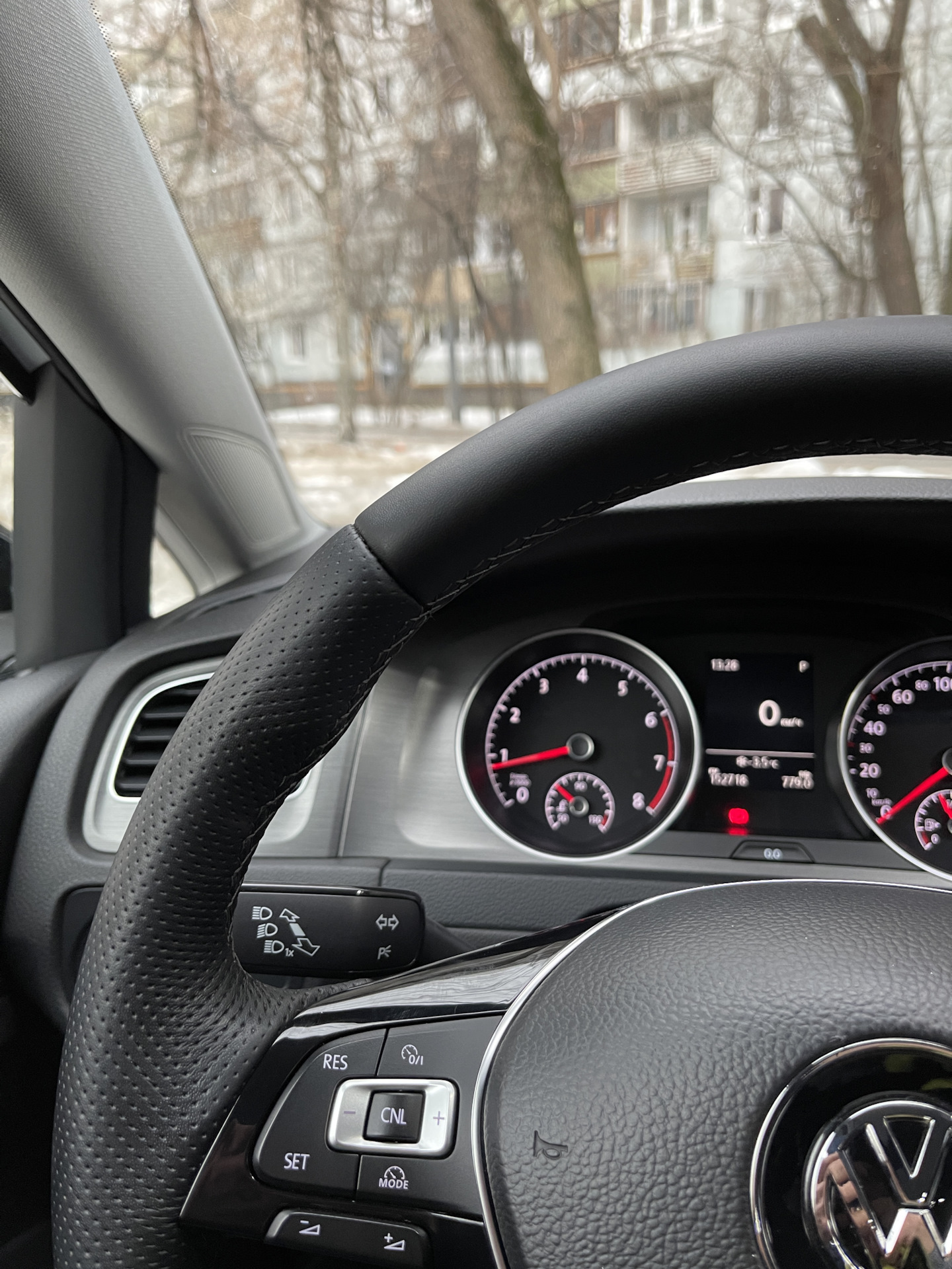 Лавр очиститель кожи — Volkswagen Golf Mk7, 1,4 л, 2013 года ...
