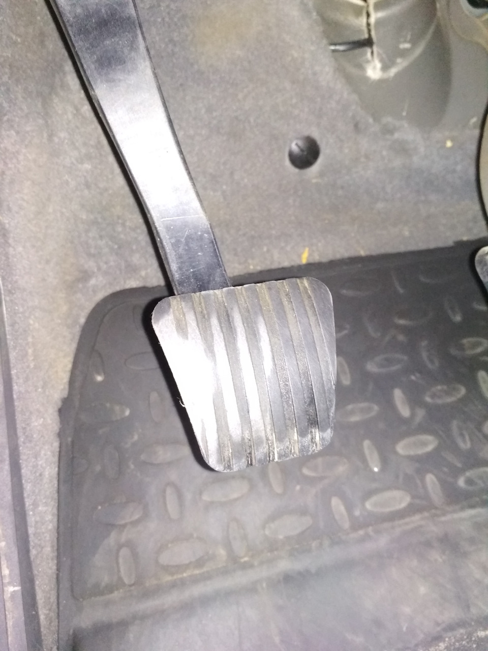 Накладка на педаль сцепления. — Chevrolet Lacetti Sedan, 1,6 л, 2008 ...