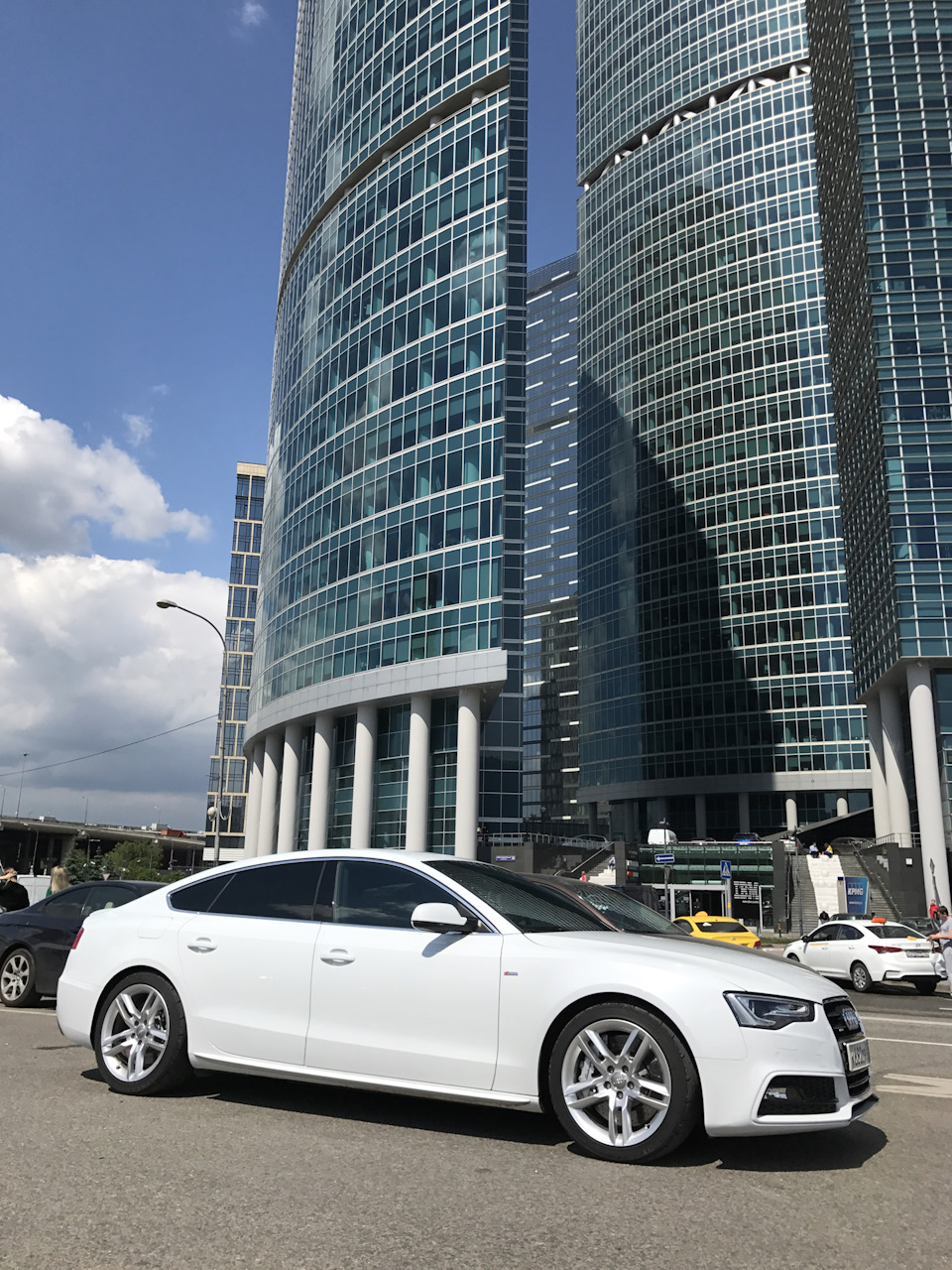 Москва сити. Любительское фото. — Audi A5 Sportback (1G), 2 л, 2014 года |  фотография | DRIVE2