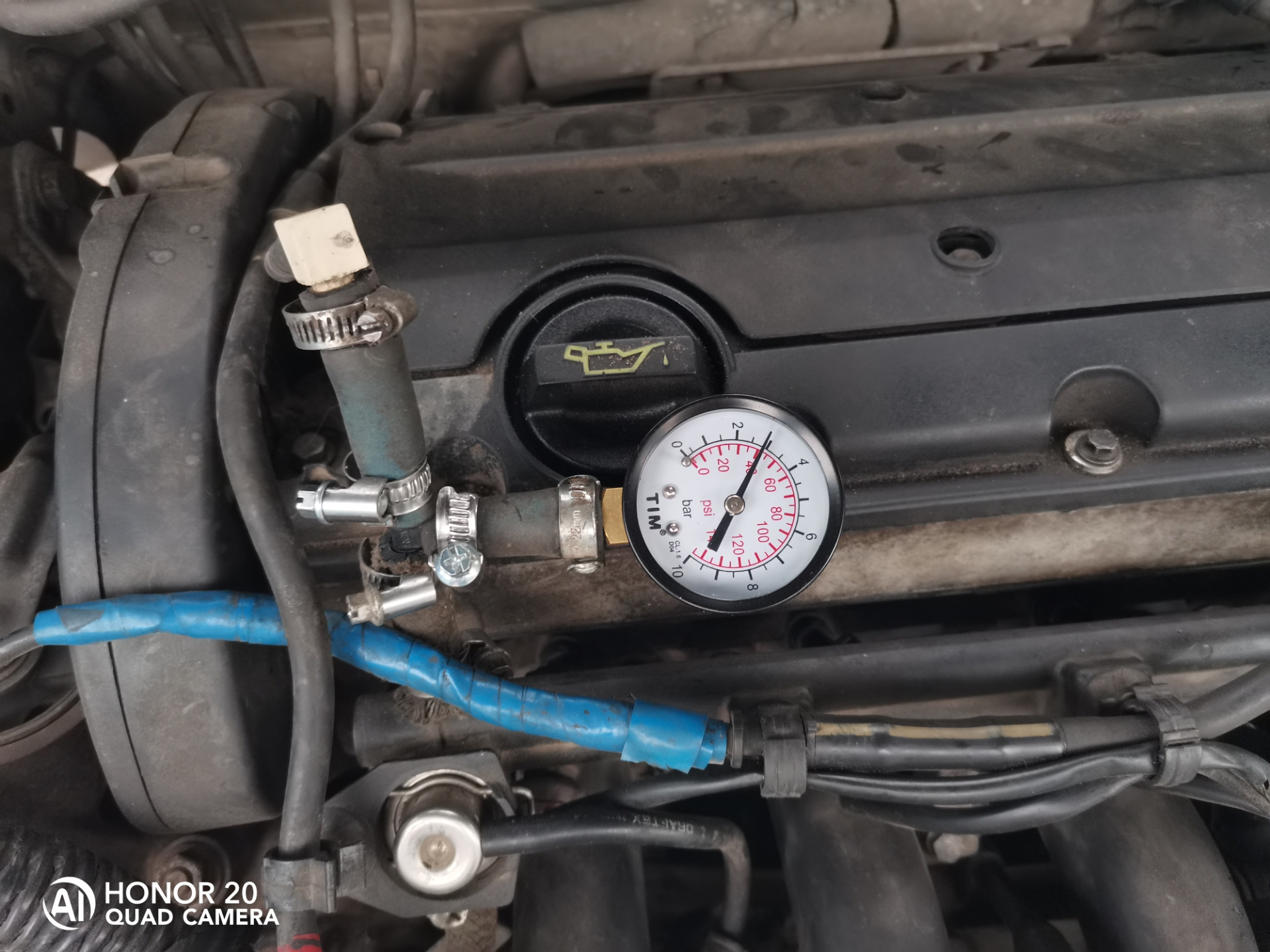 Peugeot давление масла. Датчик давления топлива Пежо 406 1996. Датчик давления топлива Пежо 406 2.0 HDI. Пежо 308 замер давления топлива. Датчик давления топлива Пежо 307 1.6 бензин.