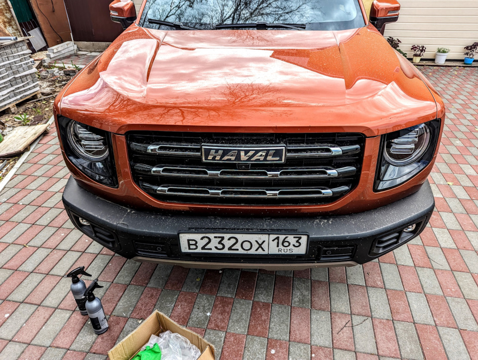 Вид на Haval Dargo с накладками на фары сверху — Haval Dargo