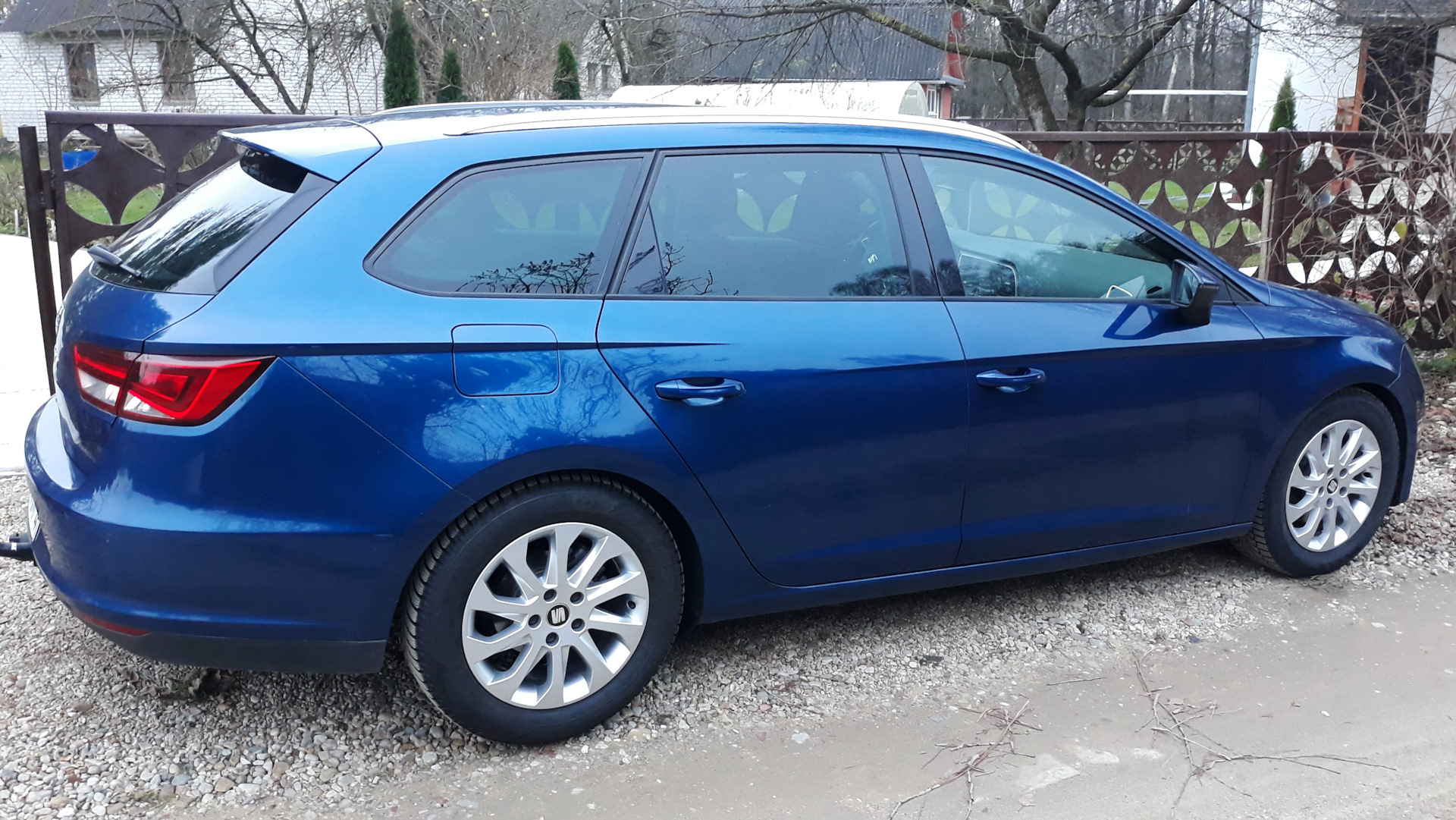 Пакет "Комфорт"! — SEAT Leon (Mk III), 1,6 л, 2015 года | шины | DRIVE2
