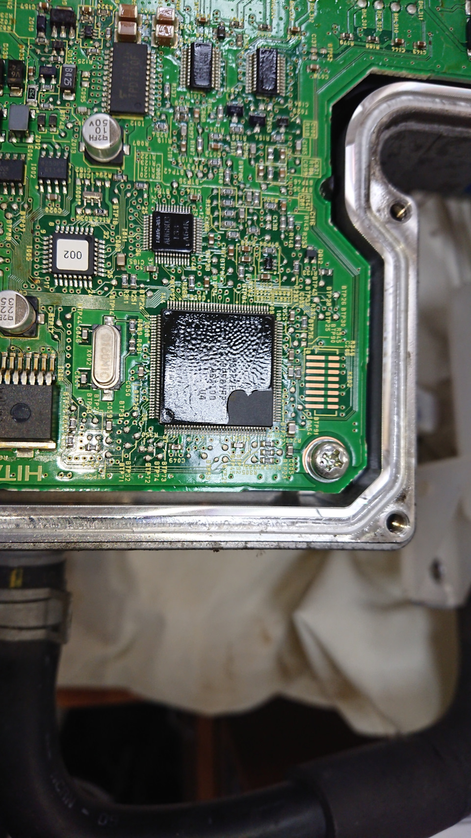 проц крупным планом — Nissan Leaf (1G)