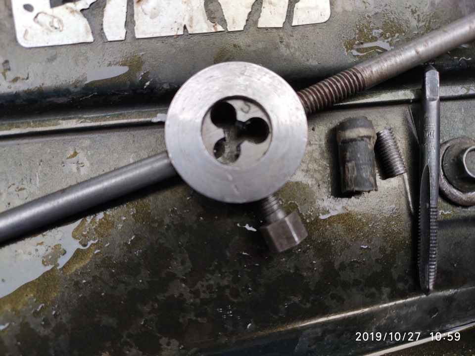 Расскажем подробно: Обломился штуцер на радиаторе что делать