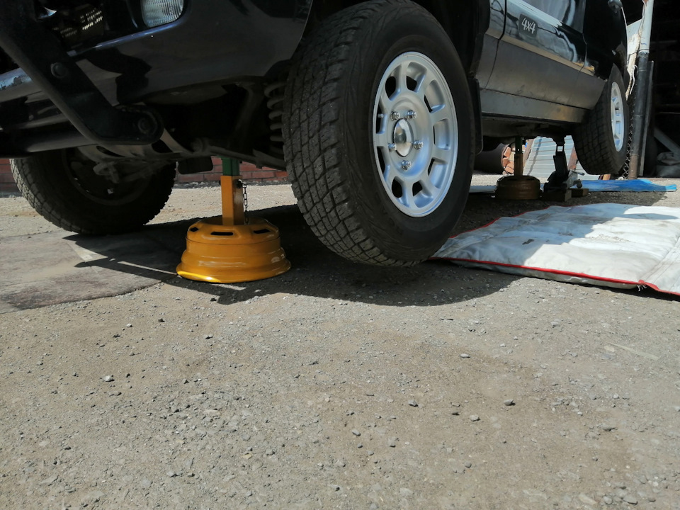 Страховочные стойки для шнивы — Chevrolet Niva (1G), 1,8 л, 2003 года ...