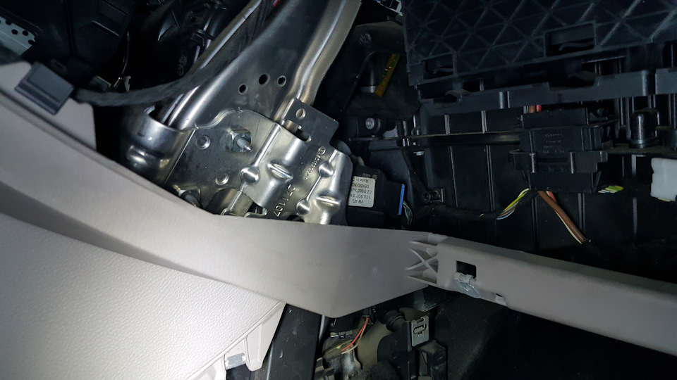 Как снять сервопривод v158 с гольф 5 Профилактика сервоприводов V158 и V159. - Volkswagen Passat Variant (B6), 3,2 л,