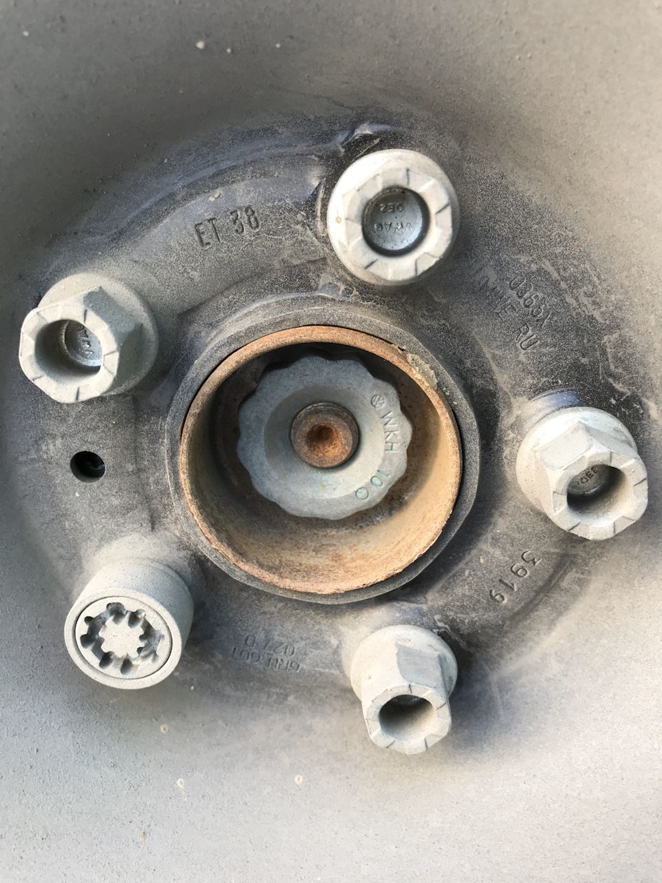 Момент затяжки ступичной гайки Шкода Фабия (Фото) - avtozahod.ru