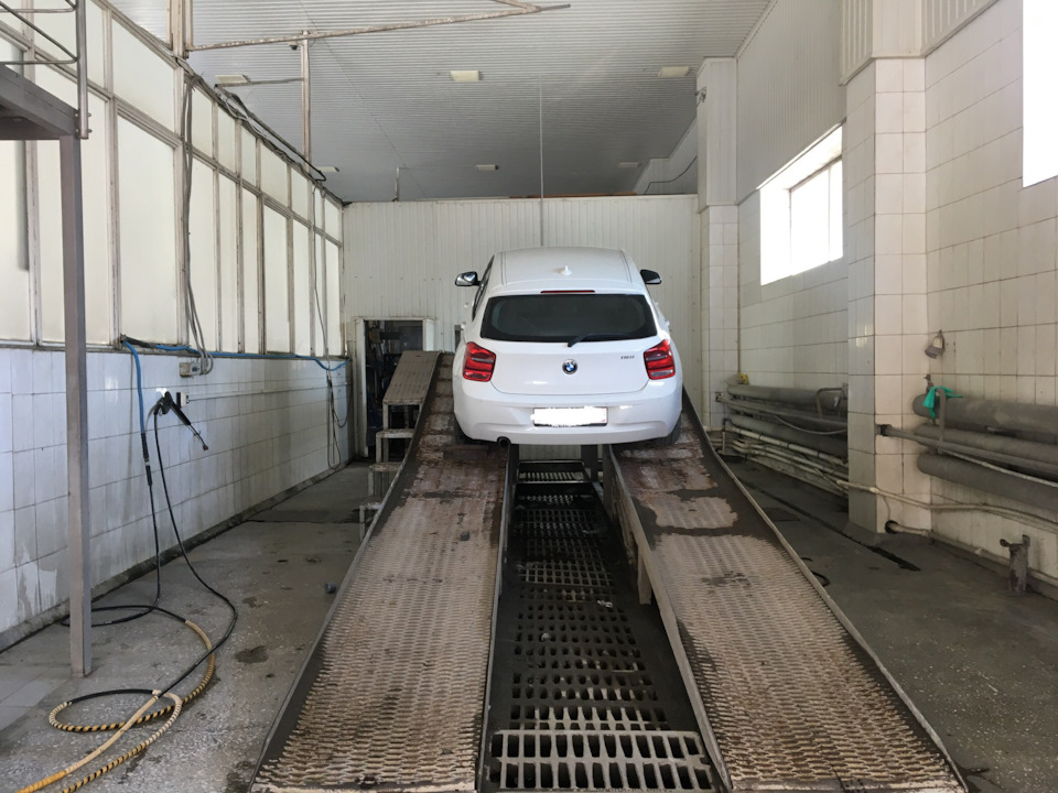 Мойка днища BMW 1 — BMW 1 series (F20), 1,6 л., 2012 года | мойка | DRIVE2