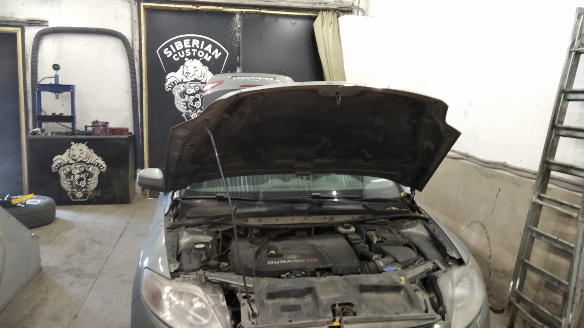 Устранение течи заднего сальника коленвала — Ford Mondeo IV, 2,3 л ...