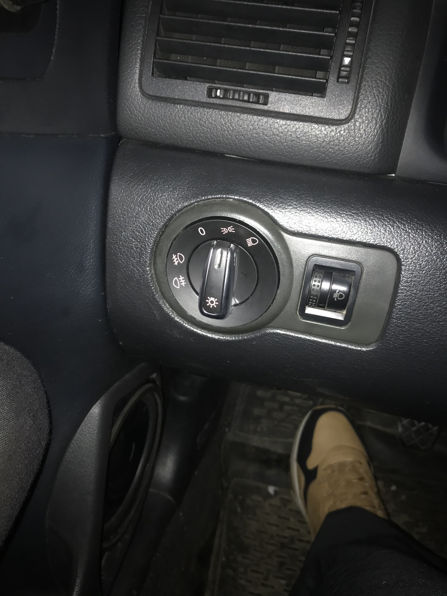 Переключатель света шкода октавия тур 1.4 — Skoda Octavia A4 Mk1, 1,4 л ...
