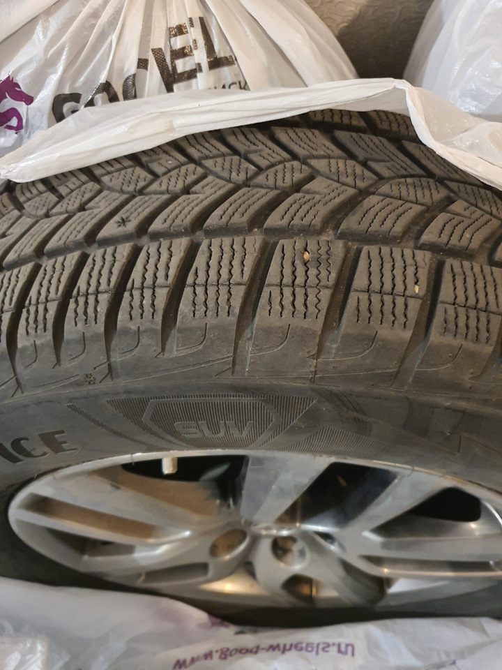 Шины зимние нешипованные Goodyear 235/65 R18, литые диски Япония 18 на ...