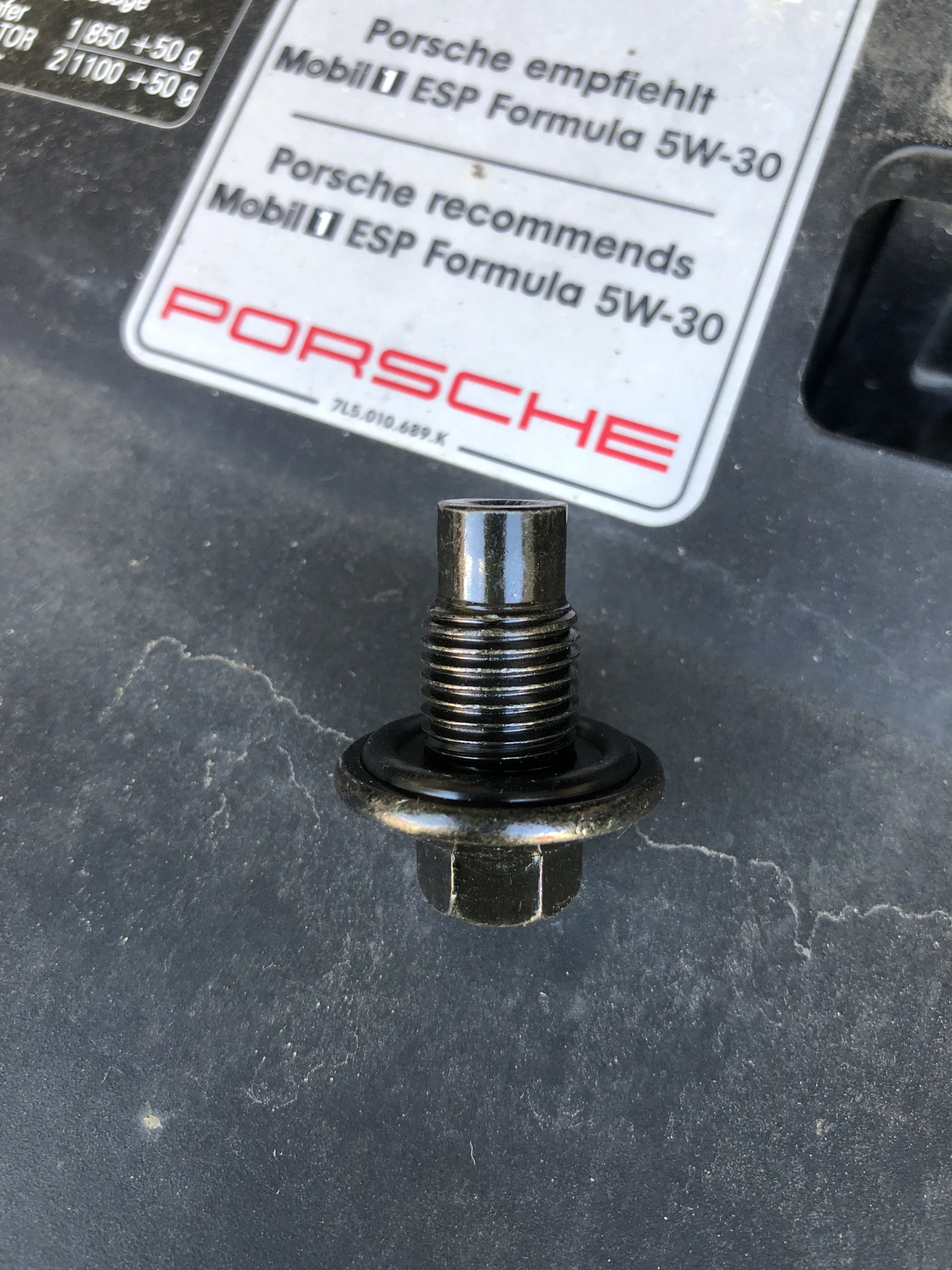 Подтекает пробка поддона. Сливная пробка масляного поддона паджеро 2. Подтекает пробка поддона. Corteco 220112s пробка поддона 031132 chrysler m14x1. Болт сливной масляного поддона хендай солярис 1.