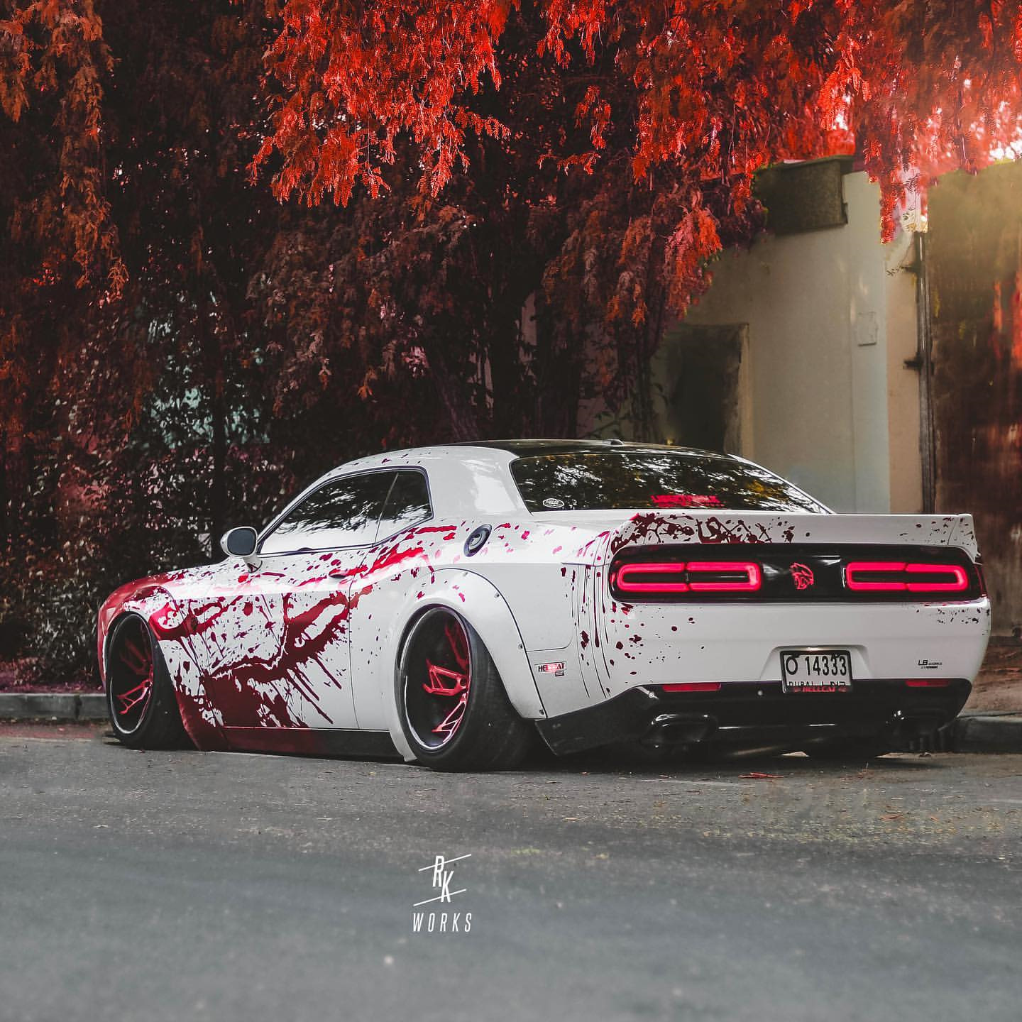 Hell car. Адский автомобиль. Dodge challenger srt hellcat кровавый. Тюнингованные тачки. Dodge challenger srt hellcat.