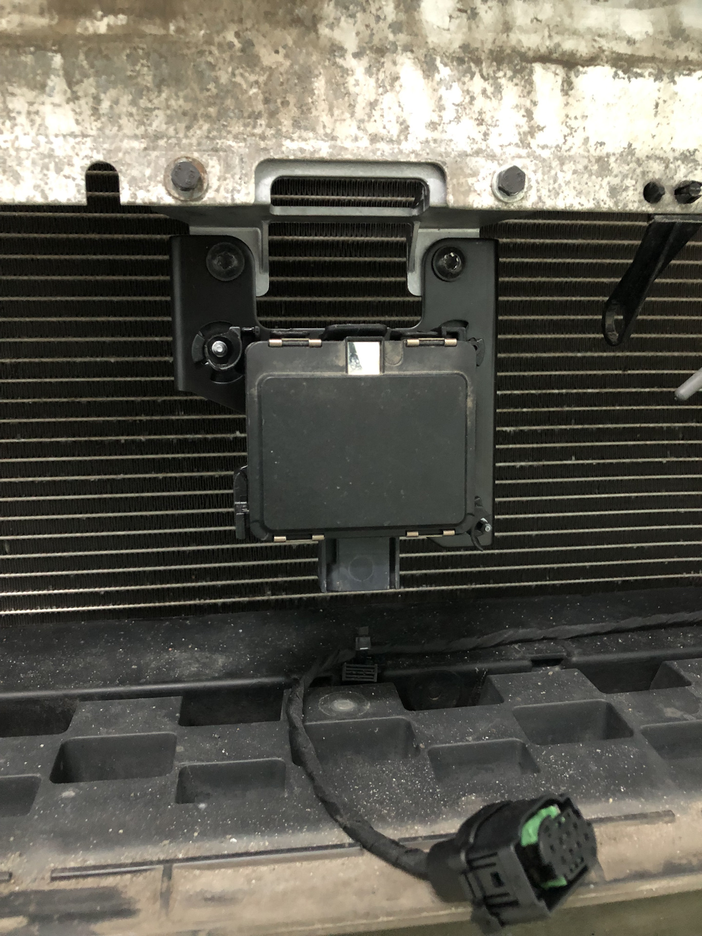 A2465050830 где стоит. Установка acc. Установка acc. Буханка фиолетовый провод. Установка сигнализации на outlander phev.