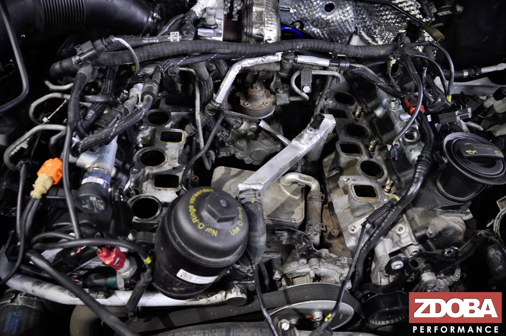 Клапан егр туарег 3. Audi q7 crca термостат. Клапан егр туарег 2. 0 tdi турбина. Туарег 3.