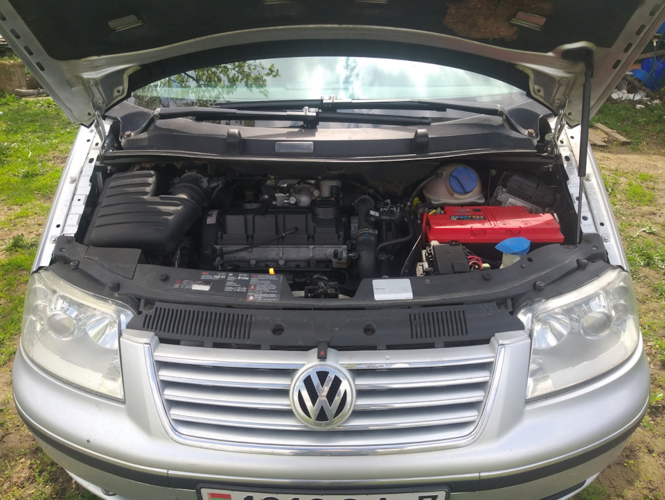 Чашки передних стоек амортизаторов — Volkswagen Sharan (1G), 2 л, 2007 ...