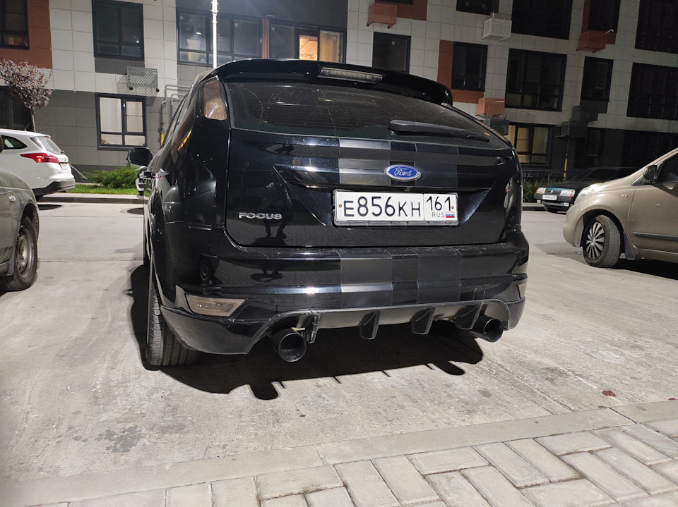 Раздвоенный выхлоп — Ford Focus Hatchback II, 2 л, 2009 года | стайлинг ...