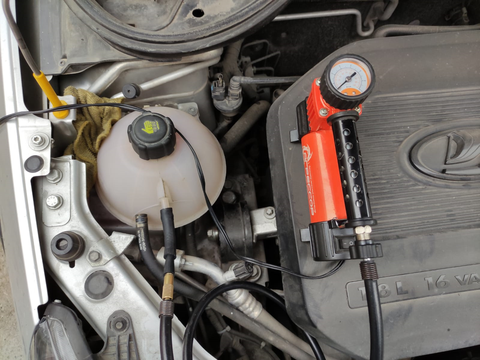 Давление в системе охлаждения, крышка-клапан расширительного бачка ...