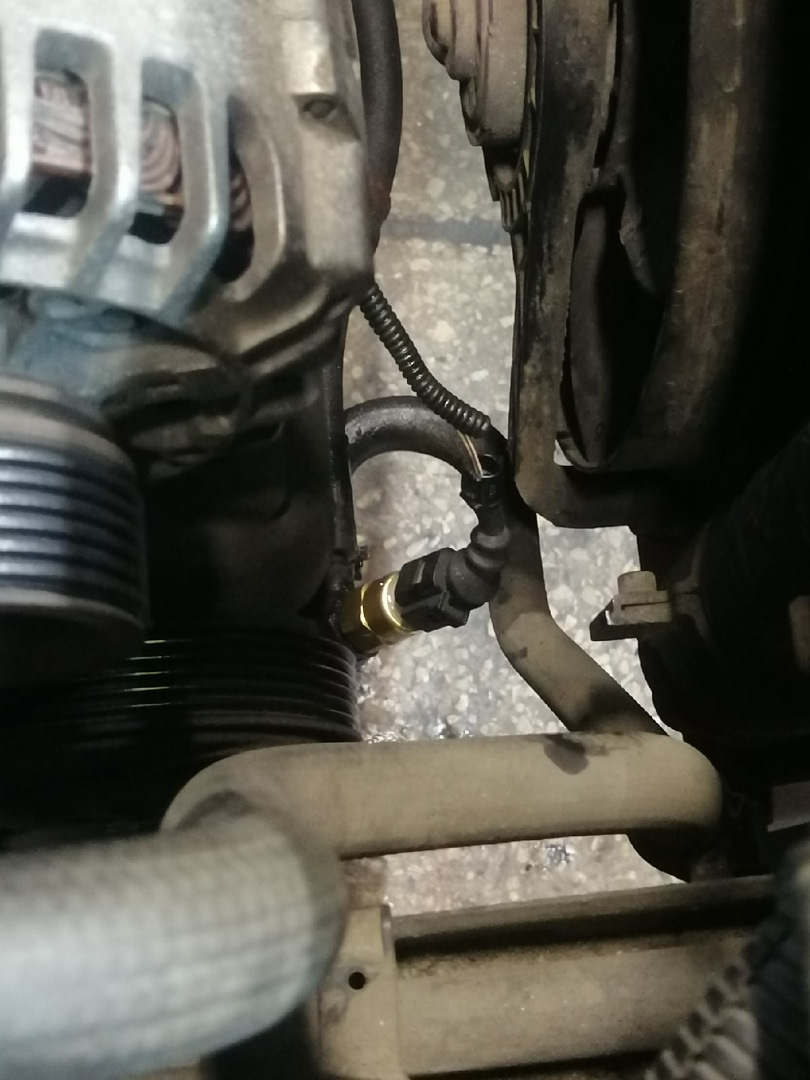 Замена датчика давления масла в ГУРе. — Volkswagen Golf Mk4, 1,6 л ...
