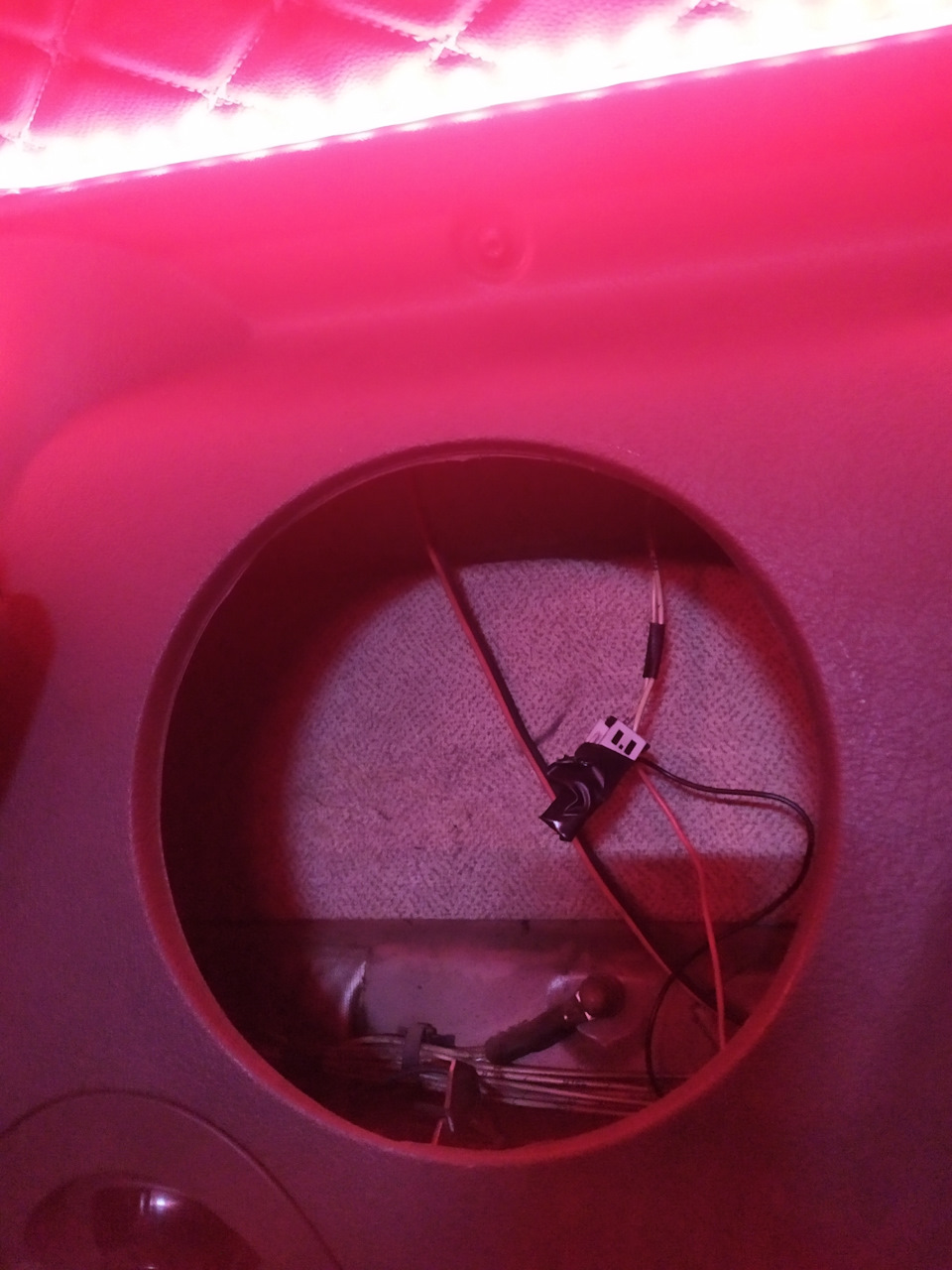 Чуть музыки — Рено Магнум, 9,9 л, 1998 года | автозвук | DRIVE2