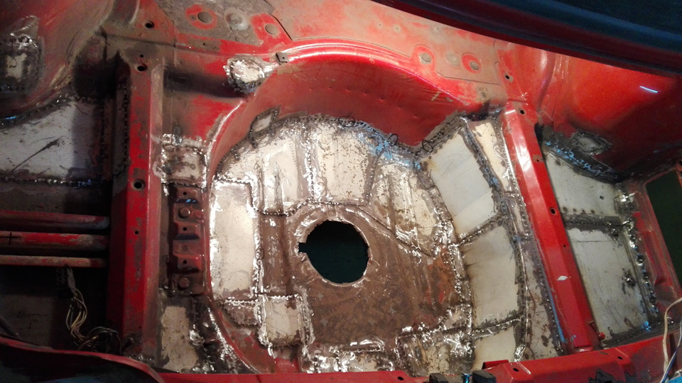 Сварка. Перекрой багажника под два глушителя. Обработка днища ...