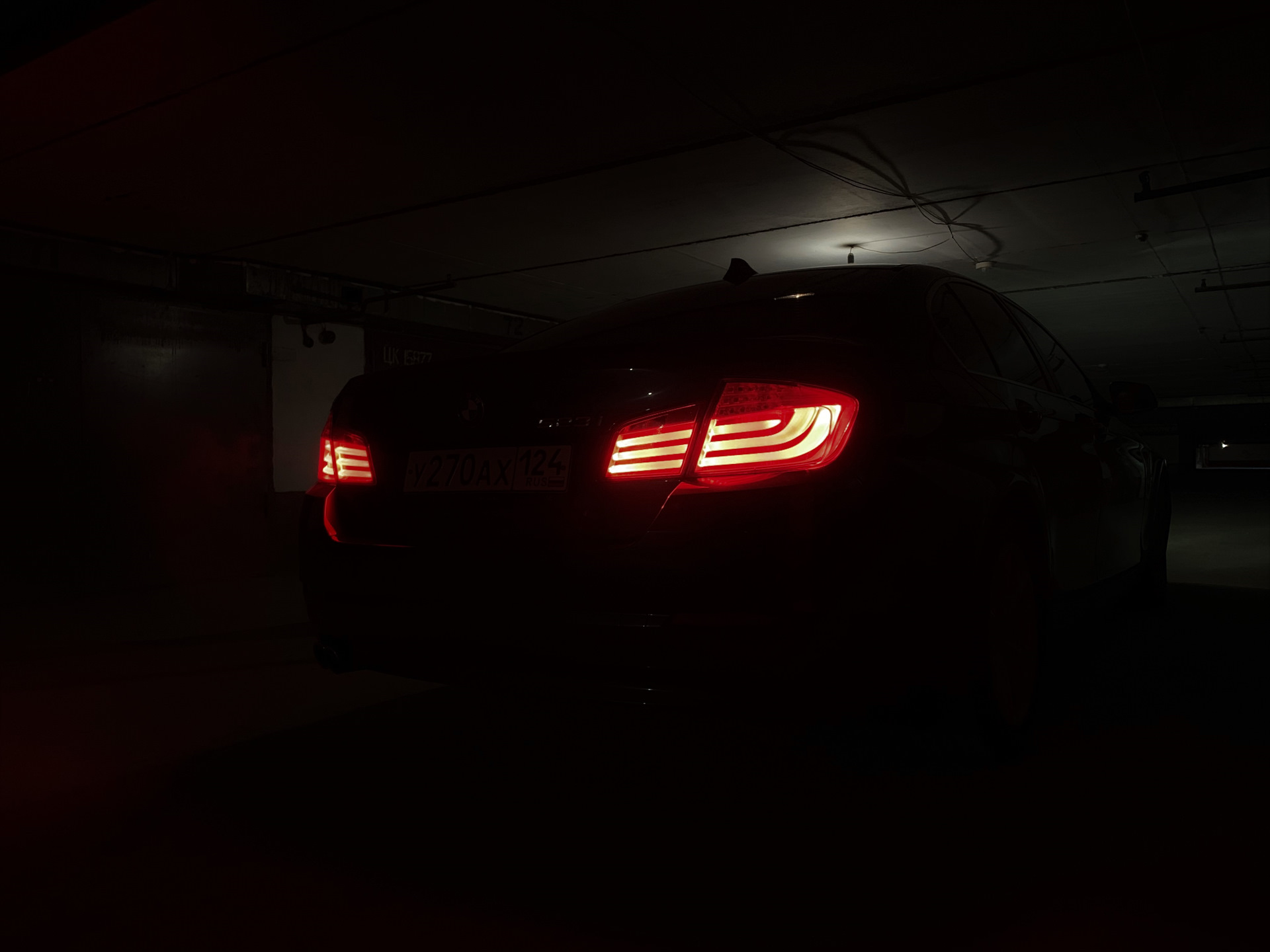BMW g30 в темноте