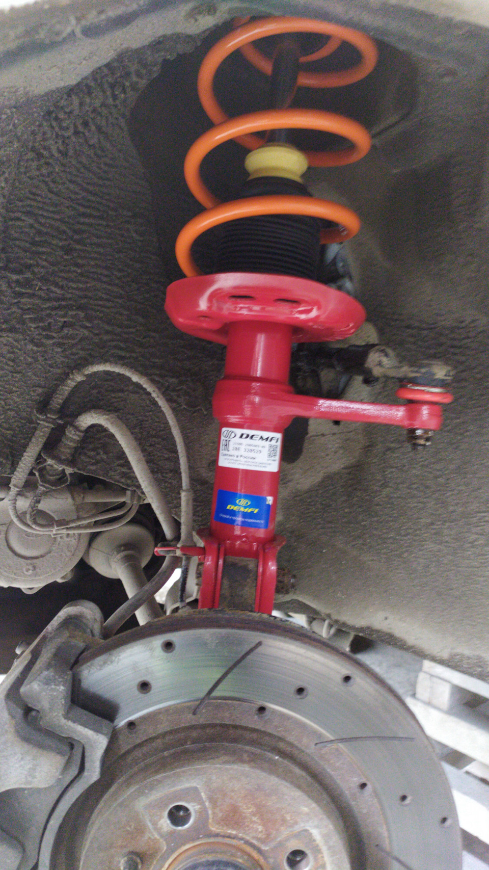 Стойки передние калина спорт. Передняя стойка амортизатора Калина спорт 2. Lada Kalina Sport 1 передние стойки. Оригинальная стойка ВАЗ Лада Калина спорт 2. Длинна передних стоек Лада калина2.