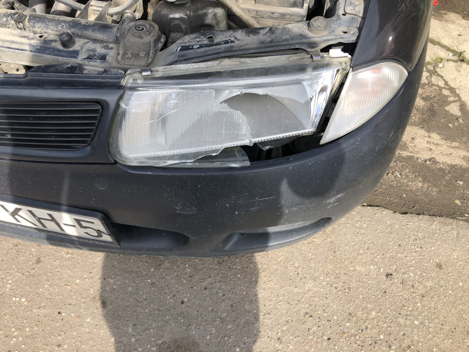 Эххх лопнула фара — Mitsubishi Carisma, 1,6 л, 1997 года | стайлинг ...