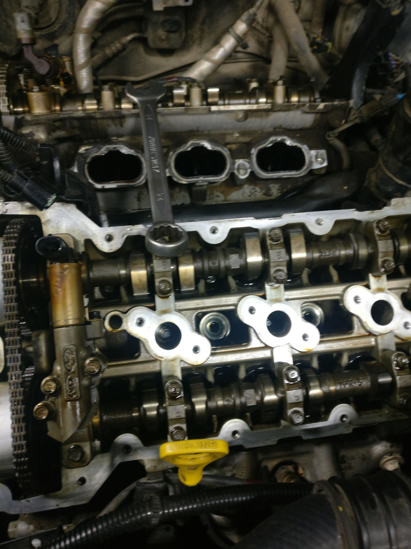 Киа спортейдж 2 2010 года давит масло из под клапанной крышки причины. Заглушка в двигателе ока 11113. Прокладка клапанной крышки киа спортейдж 2009. Прокладка крышки клапанов хонда срв рд1. Заглушка в двигателе ока 11113.