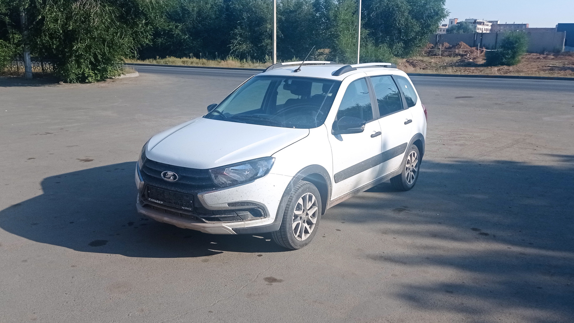 Lada Гранта Cross 1.6 бензиновый 2023 | на DRIVE2