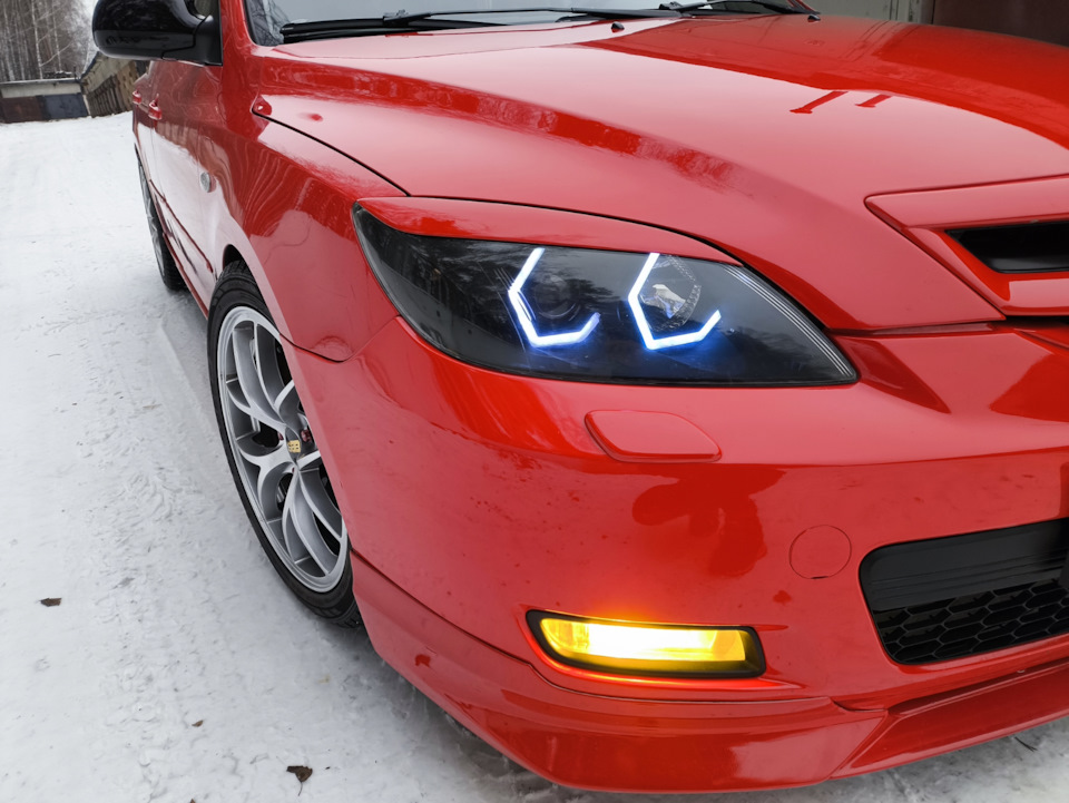 Фары с ресничками — Mazda 3 (1G) BK