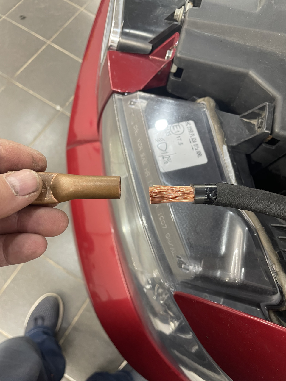 Второй АКБ, для чего? Сибирь улица Вебасто, ну и есть куда поставить ...