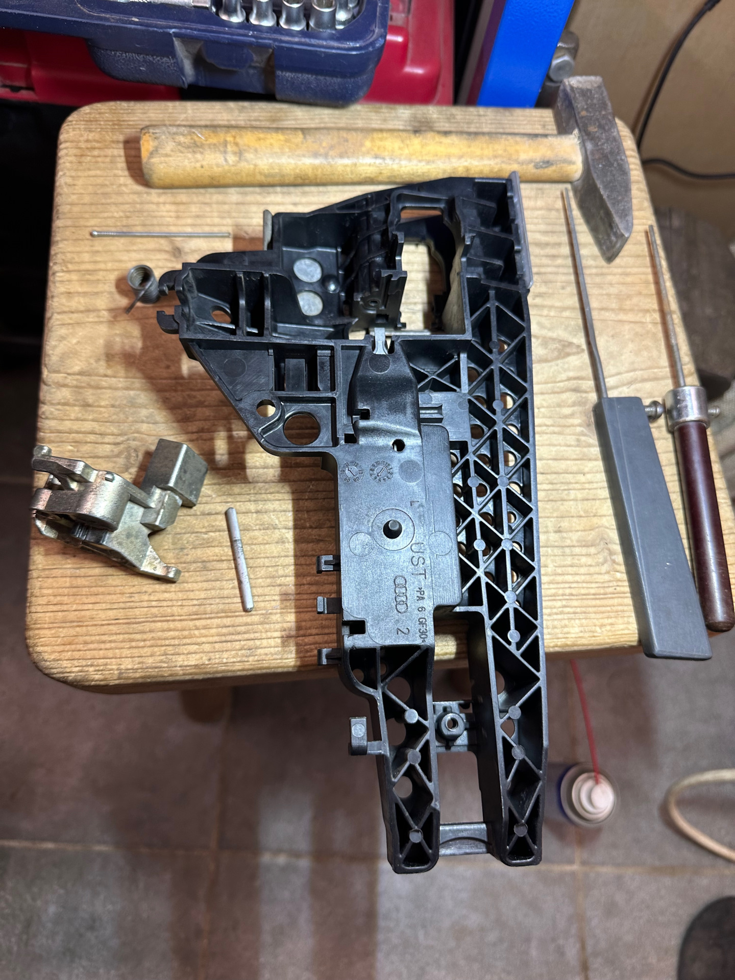 ремонт ручки водительской двери audi a6 c7 — Audi A6 (C7), 3 л, 2011 ...