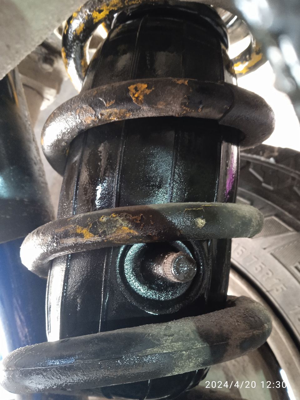 Регулировка подшипника ступицы. — Nissan Elgrand (E50), 3,2 л, 1997 ...