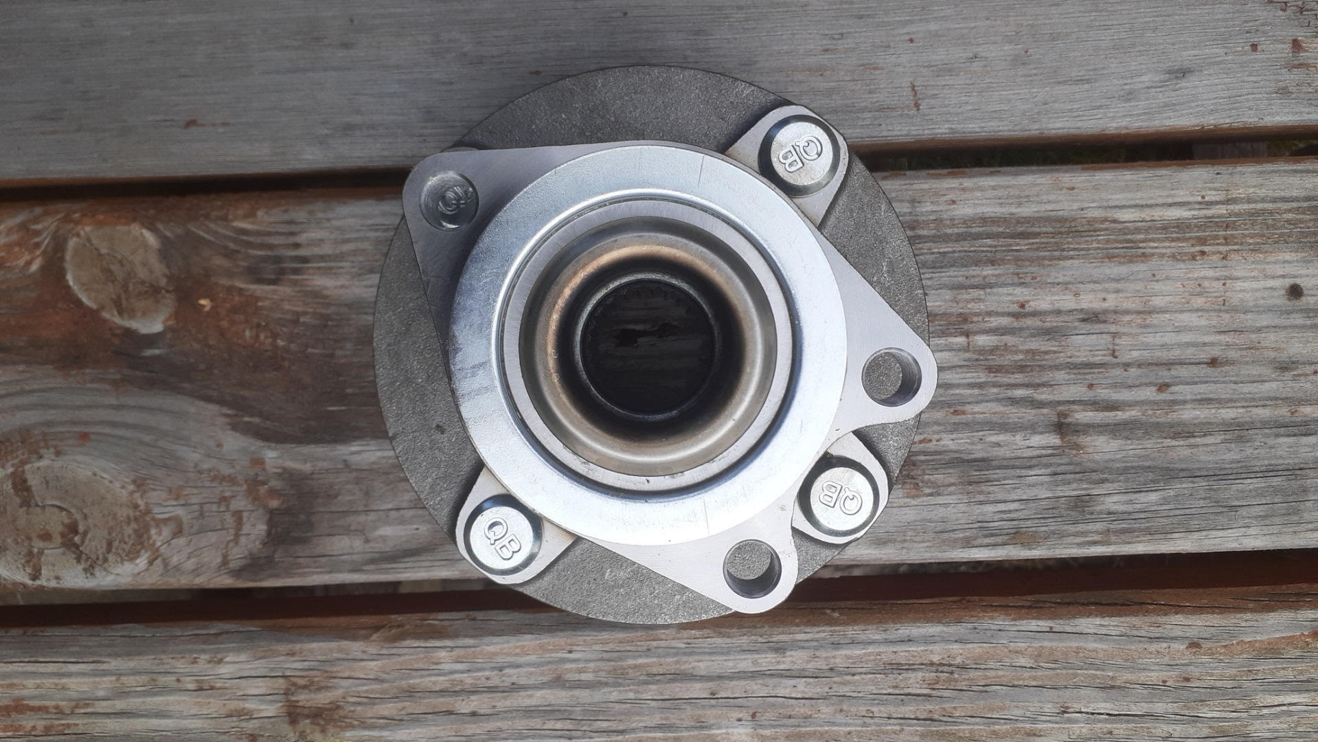 Замена передней ступицы — Nissan Tiida (1G), 1,6 л, 2011 года | своими ...