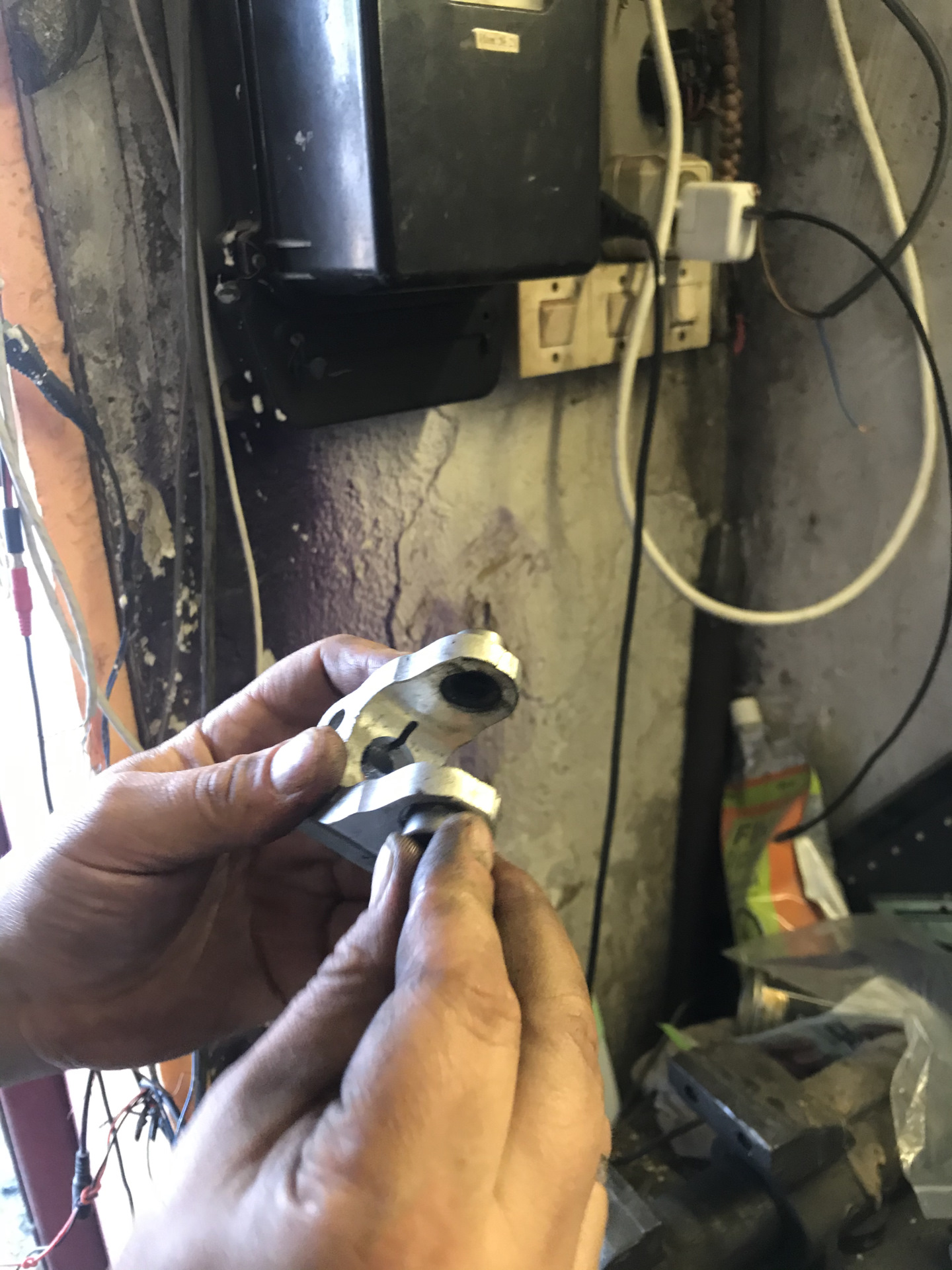 Замена карданчика рулевого вала — Volvo 850, 2,5 л, 1996 года ...