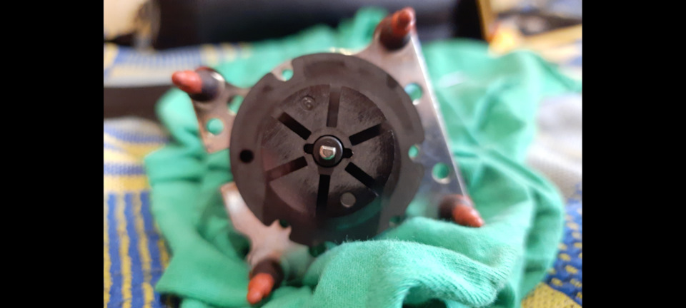 Ремонт компрессора центрального замка Mercedes w210. Различия между ...