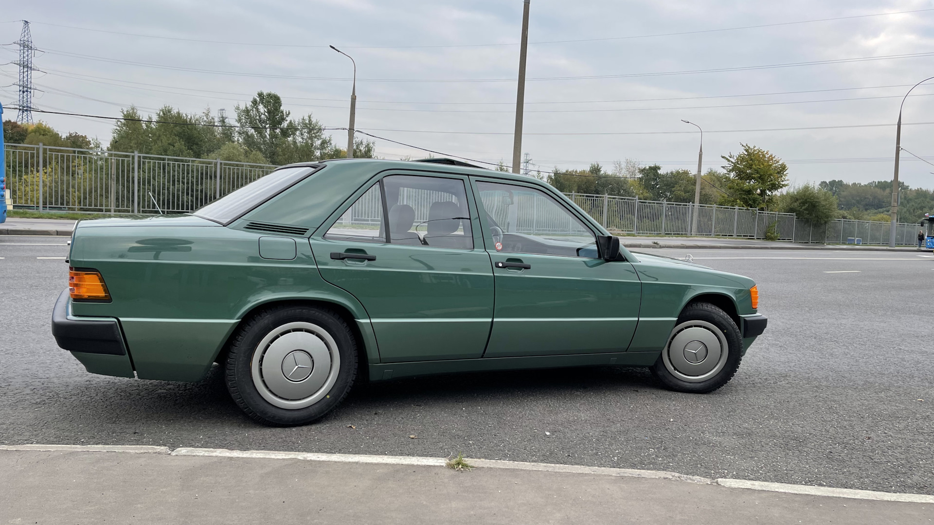 Mercedes-Benz 190 (W201) 1.8 бензиновый 1990 | Немецкий дедушка на DRIVE2