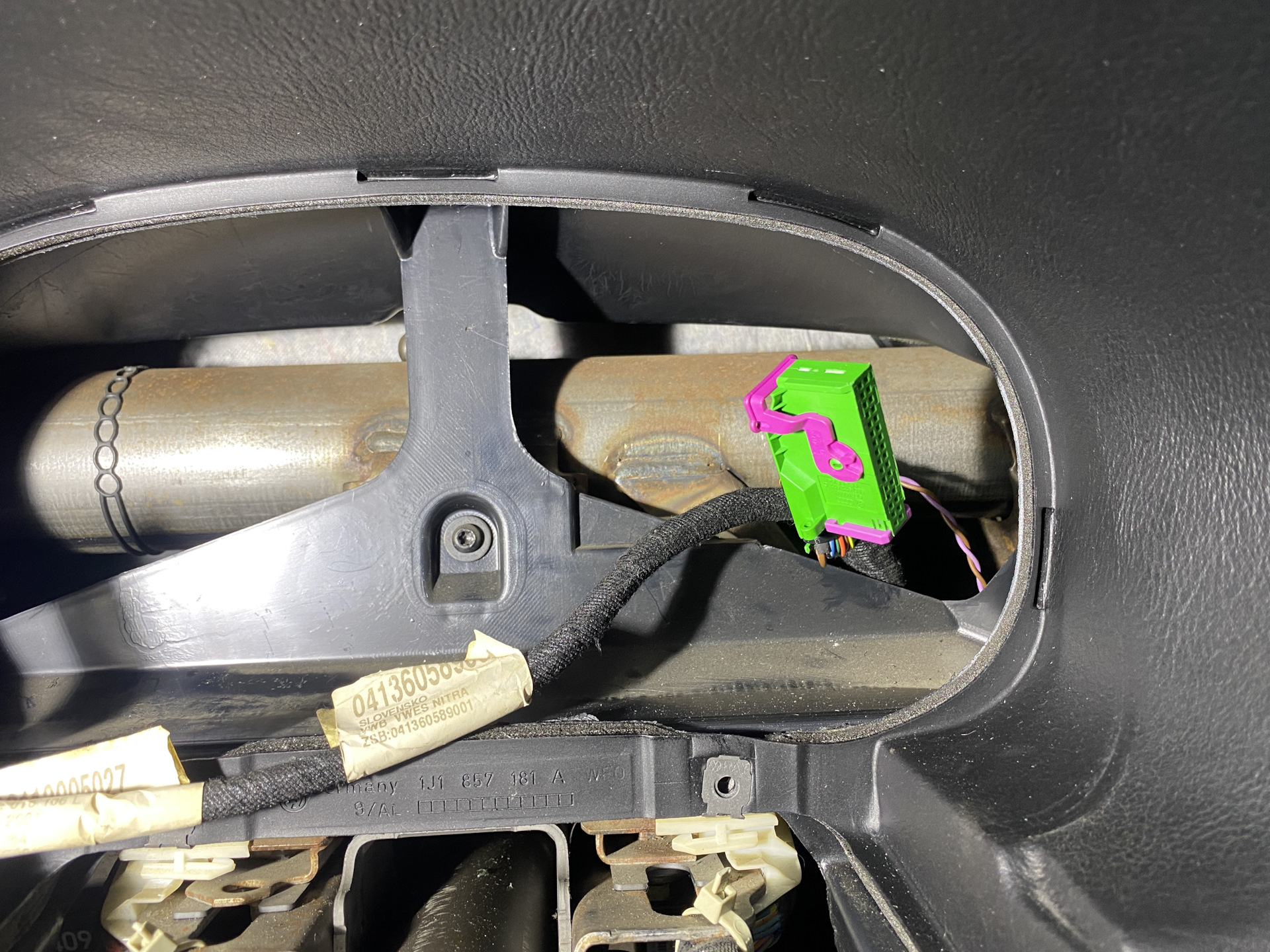 RCD-200, переход VW ISO → Quadlock — Volkswagen Golf Mk4, 1,6 л, 2001 ...