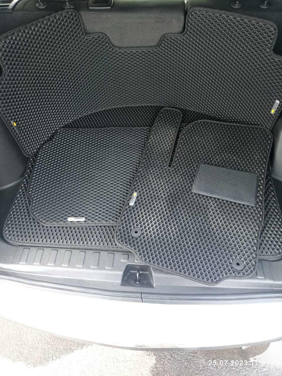 Обновка — EVA коврики — Chevrolet Equinox (3G), 1,5 л, 2019 года ...