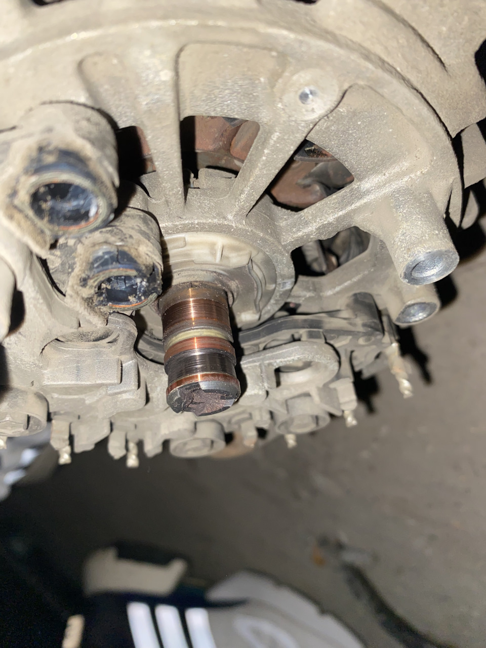 Пропала зарядка АКБ! — Skoda Fabia Mk2, 1,2 л, 2010 года | другое | DRIVE2