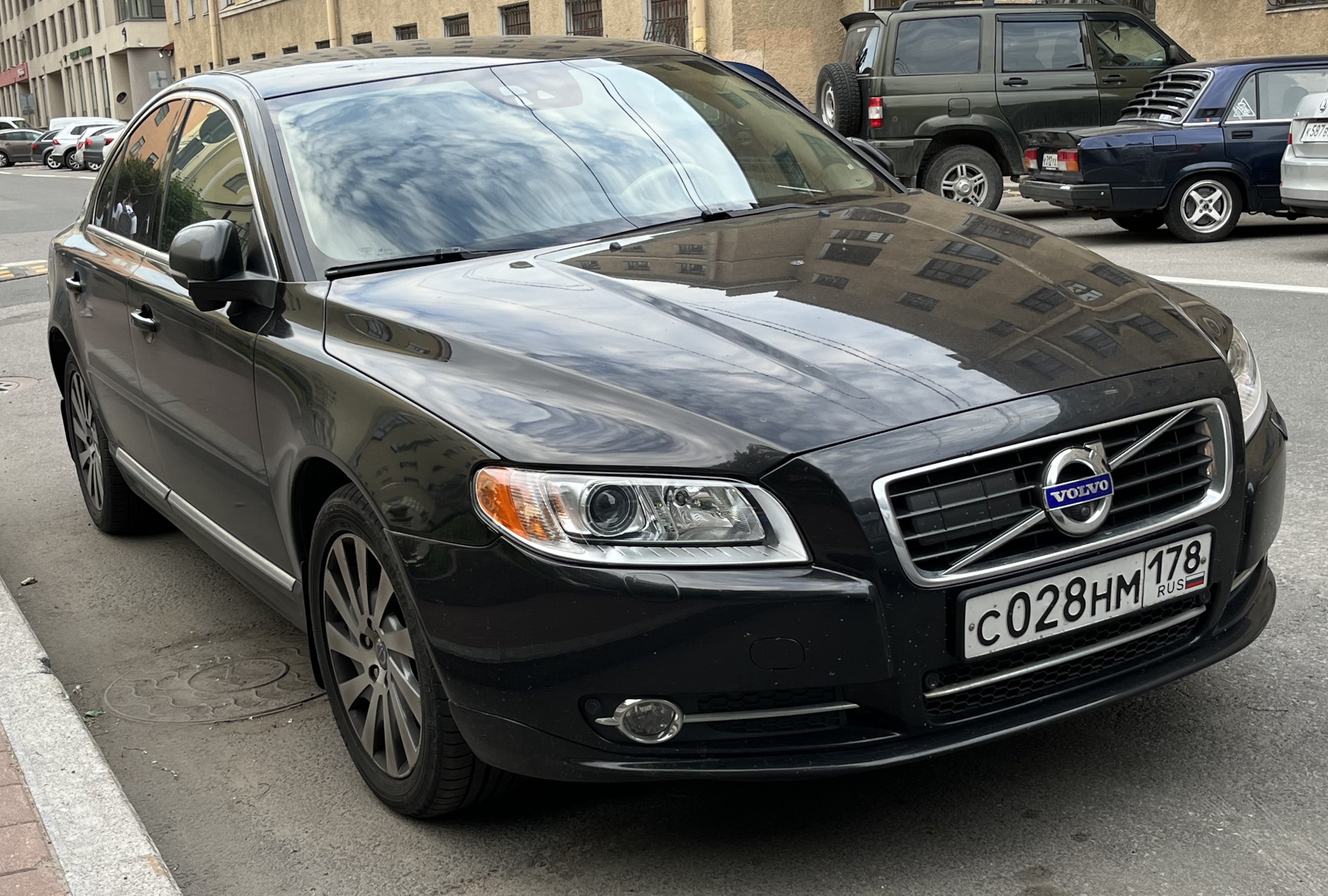 Фары BiLED. Восемь месяцев спустя — Volvo S80 (2G), 2,5 л, 2012 года |  тюнинг | DRIVE2