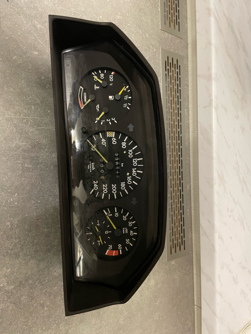 Фото в бортжурнале Mercedes-Benz E-Class (W124). Запчасти на фото: T201101