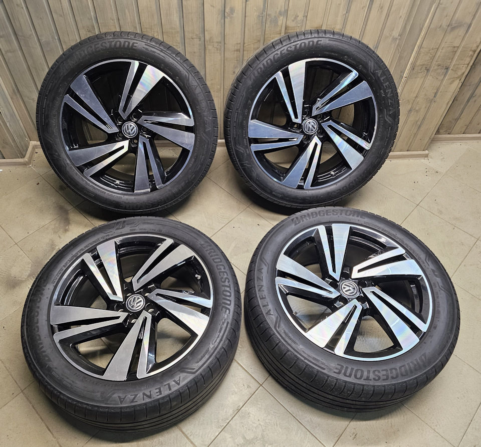 Шины летние Bridgestone 285/45 R20, литые диски Volkswagen 9Jx20 ET33 ...