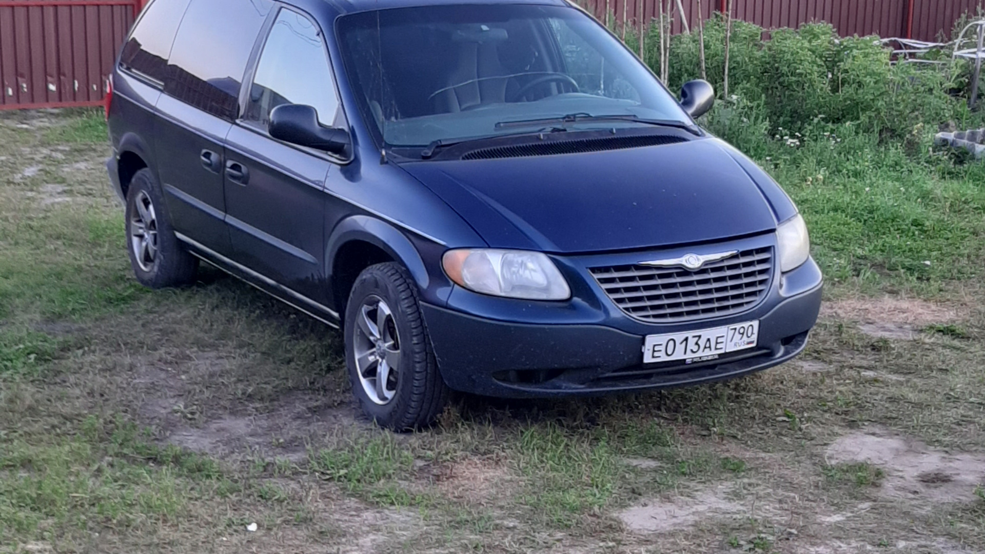 Chrysler Voyager (4G) 2.4 бензиновый 2001 | Темно синий из калифорни на  DRIVE2