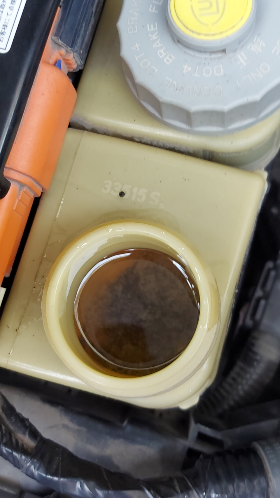 Замена тормозной жидкости в сцеплении. — Honda Shuttle (2G), 1,5 л ...